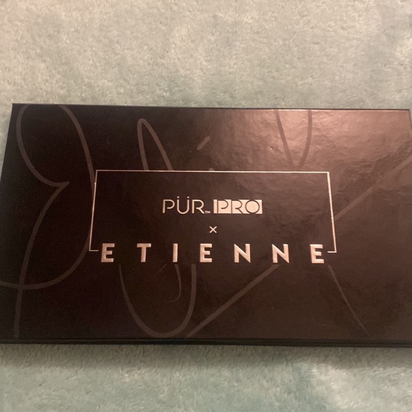 PUR PRO X Etienne Eyeshadow Palette - Picture 3 of 3